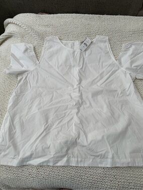 LOFT White Cold-Shoulder Flutter Sleeve Top NWT
